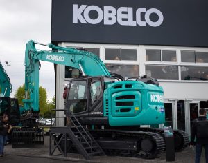 noticias maquinaria Kobelco presenta la nueva excavadora SK380SRLC-7