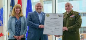 noticias maquinaria Komatsu se une al programa P3O de la Reserva del Ejército de EEUU