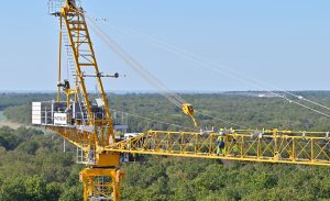 noticias maquinaria Manitowoc lanza dos nuevas grúas de pluma abatible Potain