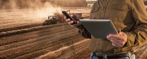 noticias maquinaria VALTRA y su sistema de autoguiado GPS a prueba