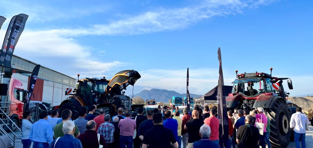 noticias maquinaria Valtra lleva el SmartTour 2024 a los agricultores españoles