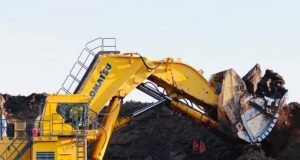 noticias maquinaria Expansión de la gama de excavadoras mineras de Komatsu