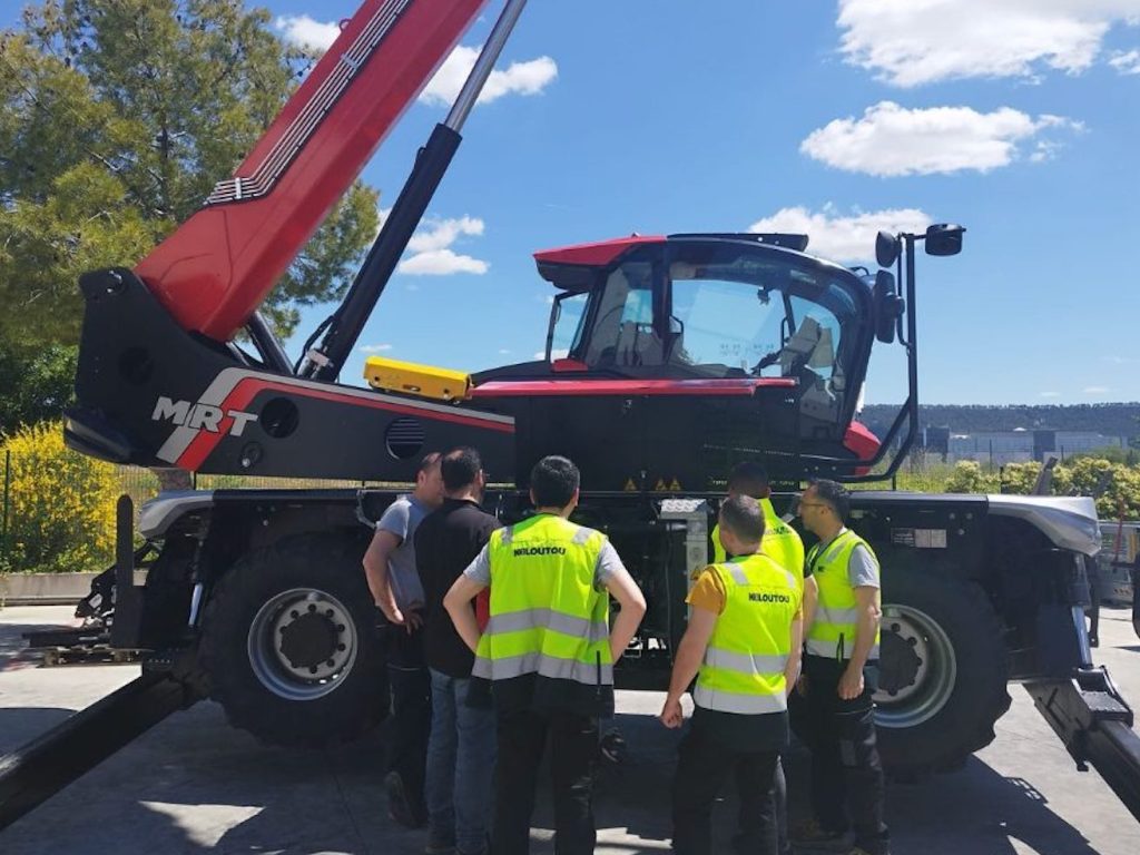 noticias maquinaria Manitou capacita al equipo de KILOUTOU
