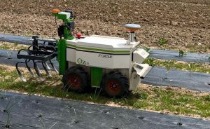 noticias maquinaria AG-GROUP entrega un Robot Oz de Naïo Technologies
