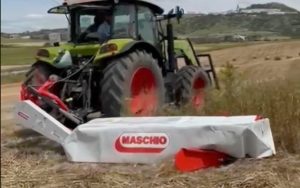 noticias maquinaria Entrega de segadora Debora 240 de Maschio Gaspardo