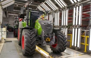 noticias maquinaria Fendt fabrica el tractor 100,000º Fendt 700 Vario