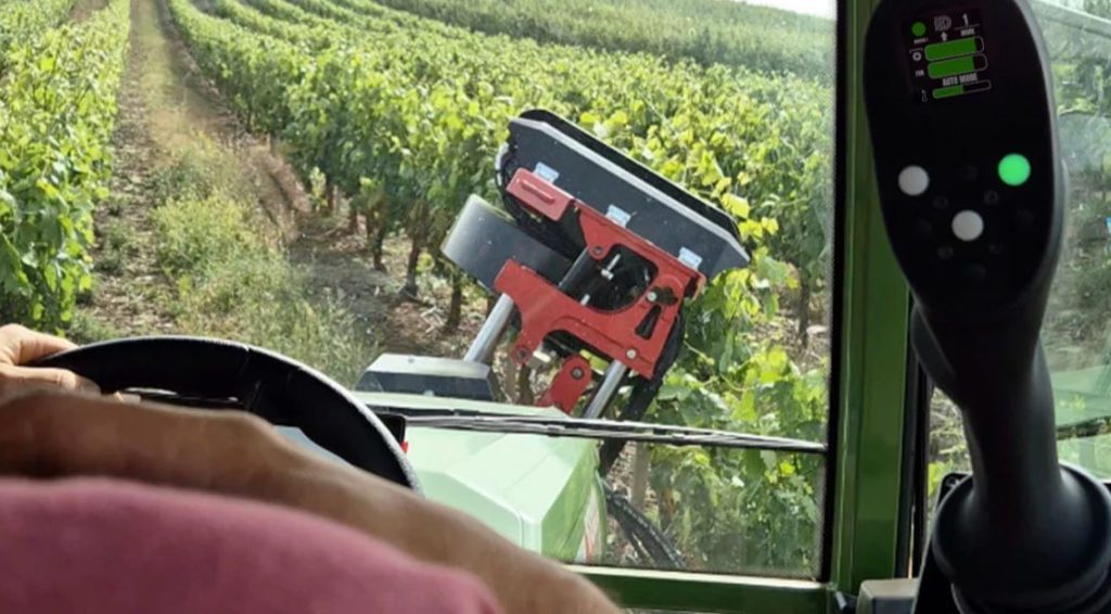 noticias maquinaria La deshojadora REV-2 de ID David mejora la calidad de la uva