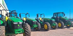 noticias maquinaria Trivium entrega varios tractors John Deere