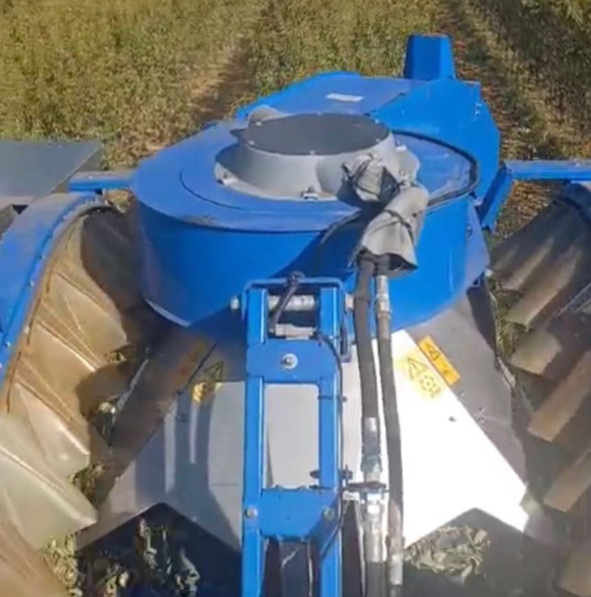 noticias maquinaria trabajo de la vendimiadora NewHolland 11.90X