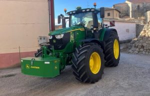 noticias maquinaria Agricola Castellana entrega un John Deere 6R250
