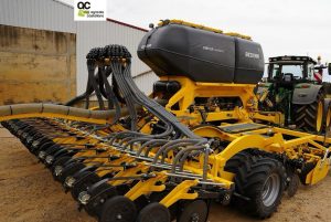 noticias maquinaria Agrícola Castellana entrega una sembradora Bednar Omega