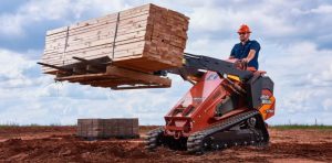 noticias maquinaria Ditch Witch mejora su línea de mini cargadores de patín