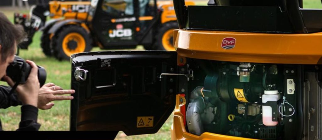 noticias maquinaria JCB equipa la miniexcavadora 25Z-1 con motor Kohler Stage V