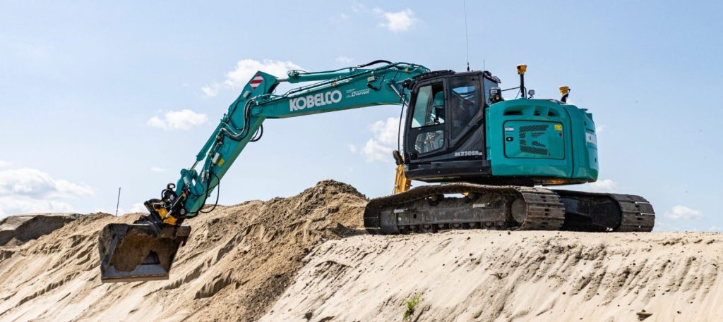 noticias maquinaria Kobelco presenta nuevas excavadoras de radio corto