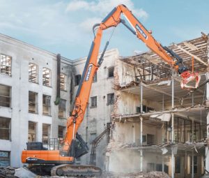 noticias maquinaria La excavadora DX380DM-7 de Develon en acción