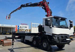 noticias maquinaria Transgrúas entrega una segunda grúa Fassi F820RA.2.27