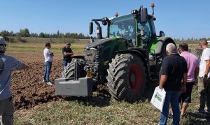 noticias maquinaria El Fendt 600 Vario de gira por Grecia