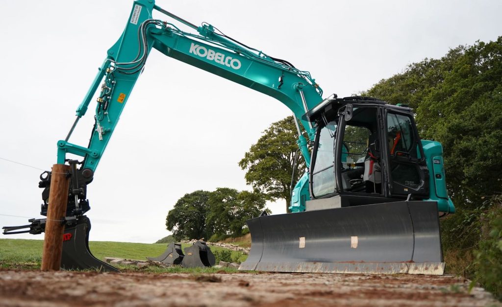 noticias maquinaria La versatilidad de la excavadora Kobelco ED160 Blade Runner