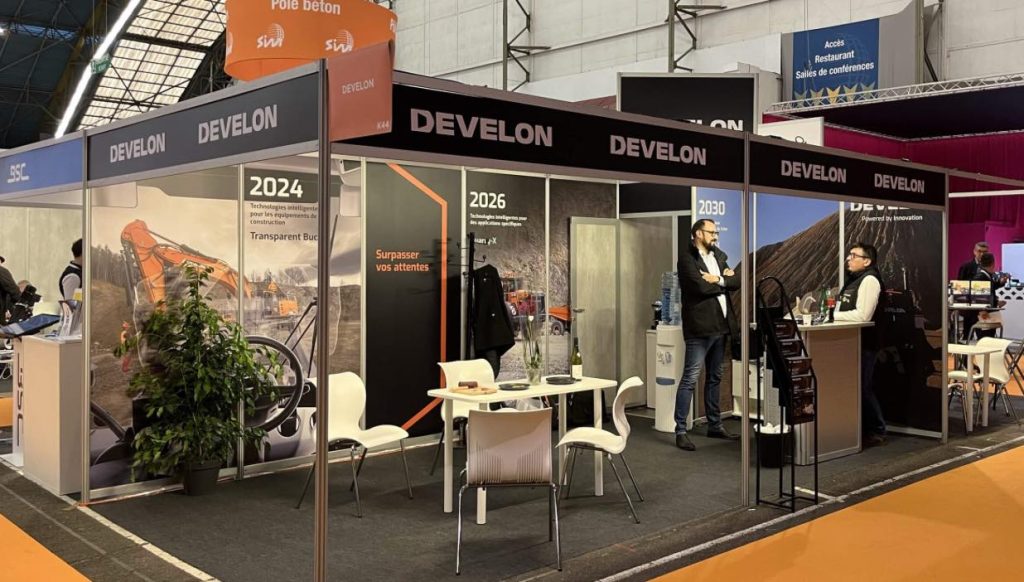 noticias maquinaria Develon en SIM 2024