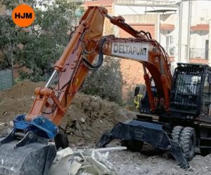 noticias maquinaria HJM entrega una Hitachi ZX 220 W-7 a Deltapunt