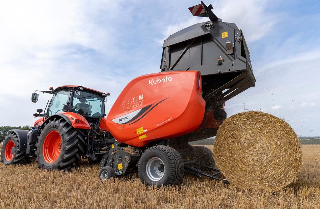 noticias maquinaria La Rotoempacadora Kubota BV6160-6190 con TIM Pack 2.0 premiada en EIMA 2024