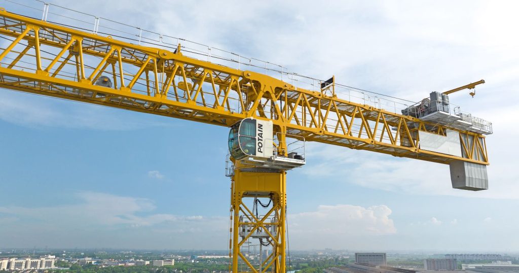 noticias maquinaria La grúa Topless Potain MCT 2205 de Manitowoc en Asia