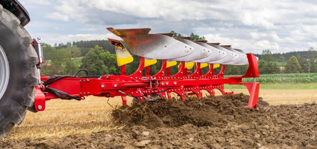 noticias maquinaria PÖTTINGER lanza nuevo equipamiento para sus arados SERVO 4000