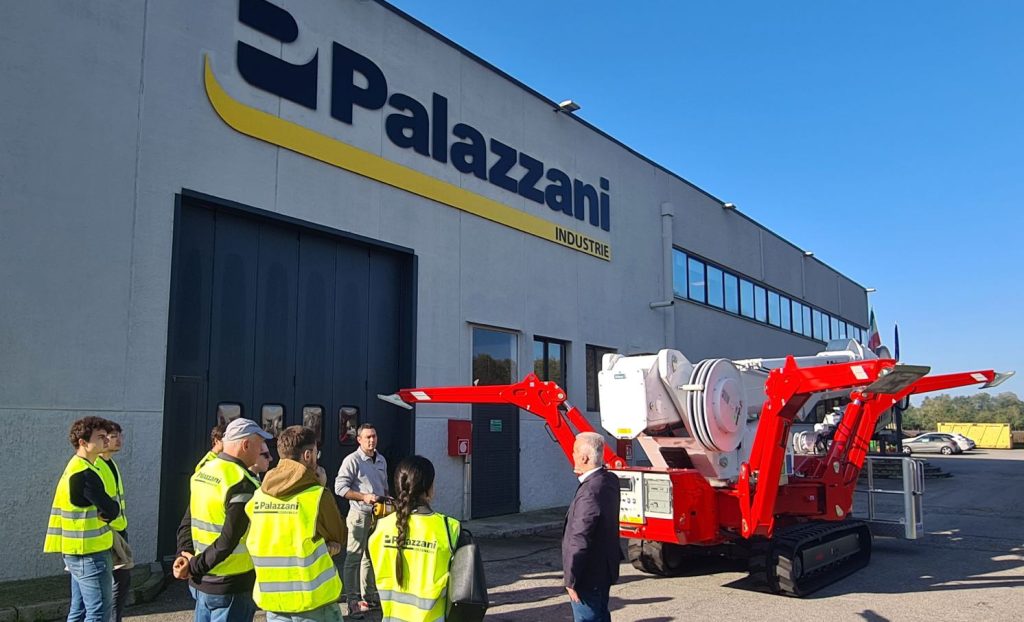 noticias maquinaria Palazzani Industrie recibe a estudiantes de ingeniería