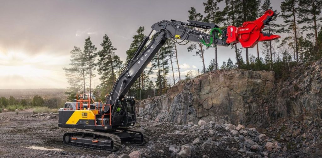 noticias maquinaria Volvo CE renueva sus excavadoras de demolición de pluma recta