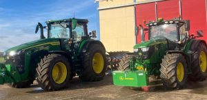 noticias maquinaria Agrícola Castellana entrega un tractor John Deere 8R 310