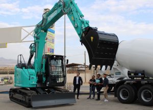 noticias maquinaria Grupo Almerisan presenta la versátil Kobelco SK140SRLC-7