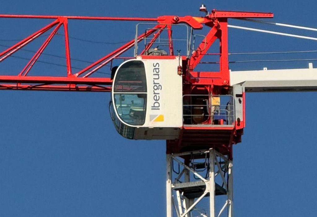 noticias maquinaria IBERGRUAS con su grúa torre POTAIN MDT 368 L16 en Miami