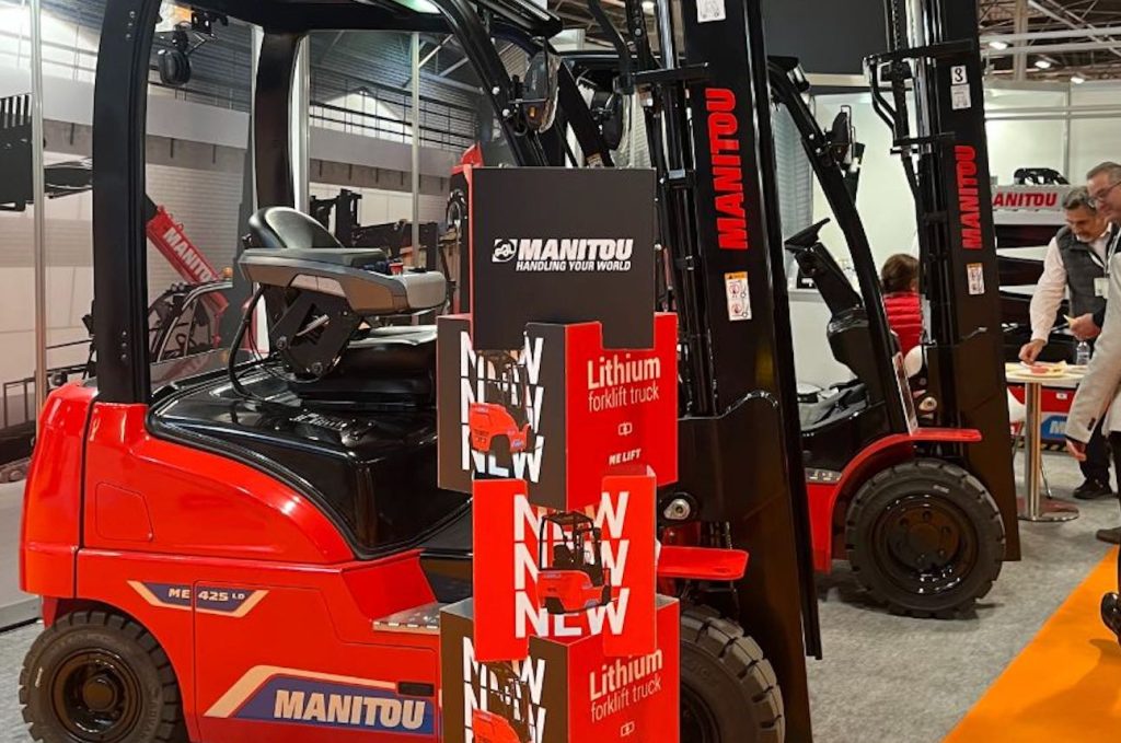 noticias maquinaria Manitou en la Feria Logistics con sus carretillas ME Lift