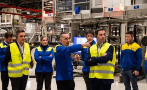 noticias maquinaria El Lehendakari Imanol Pradales visita la fábrica de Michelin en Vitoria