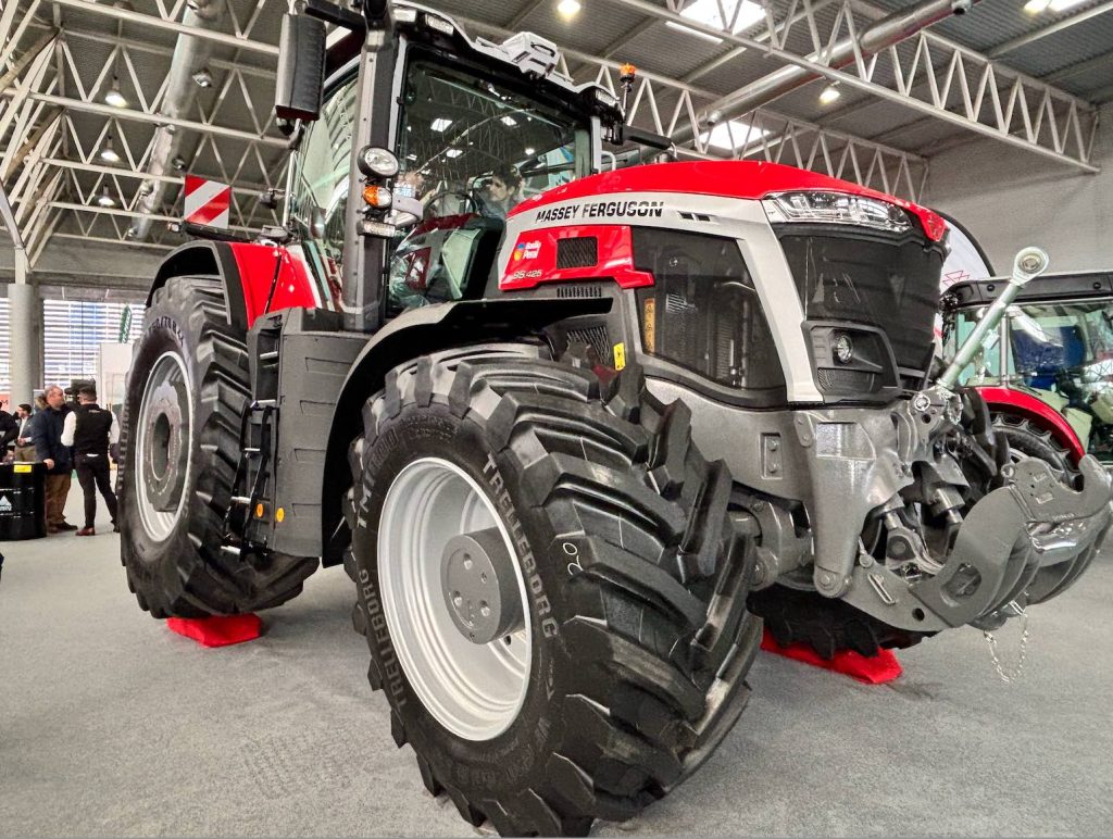 noticias maquinaria Massey Ferguson en Agraria, con el MF 9S
