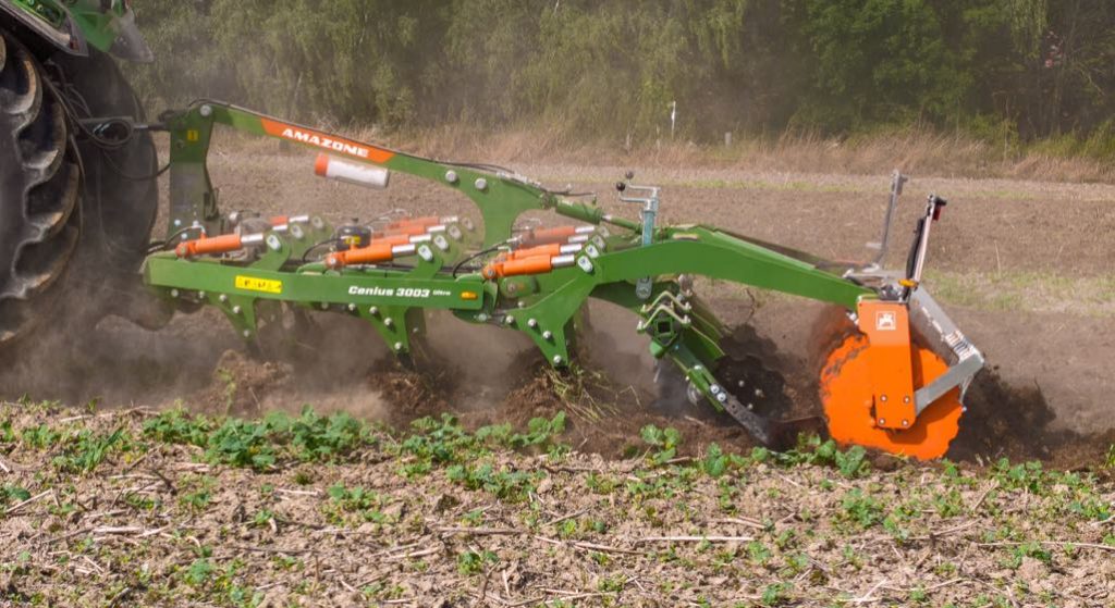 noticias maquinaria AMAZONE lanza su nuevo cultivador Cenius suspendido Ultra