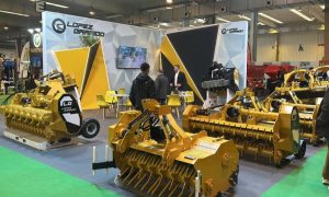 noticias maquinaria López Garrido expone en Tecnovid su maquinaria para viñedos