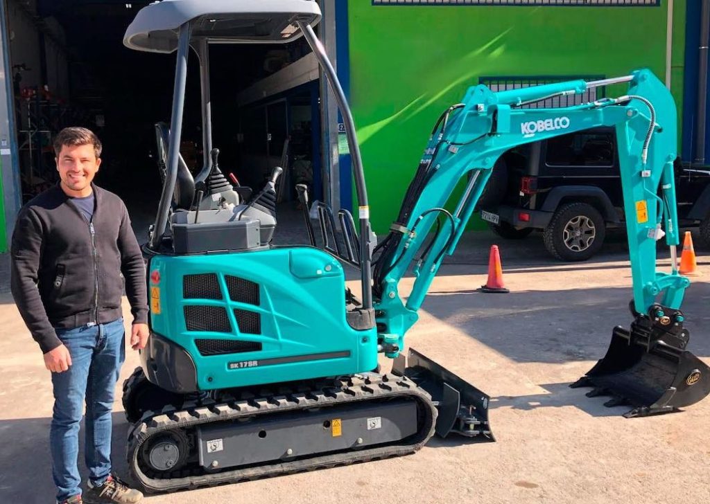 noticias maquinaria MALCOP entrega una miniexcavadora SK17SR de Kobelco