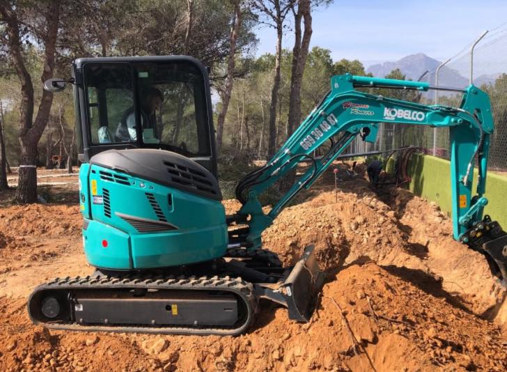 noticias maquinaria MALCOP entrega una miniexcavadora SK28 de Kobelco