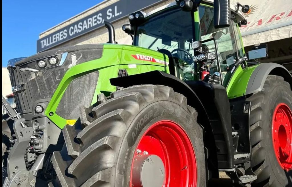 noticias maquinaria Talleres Casares refuerza su compromiso con Fendt