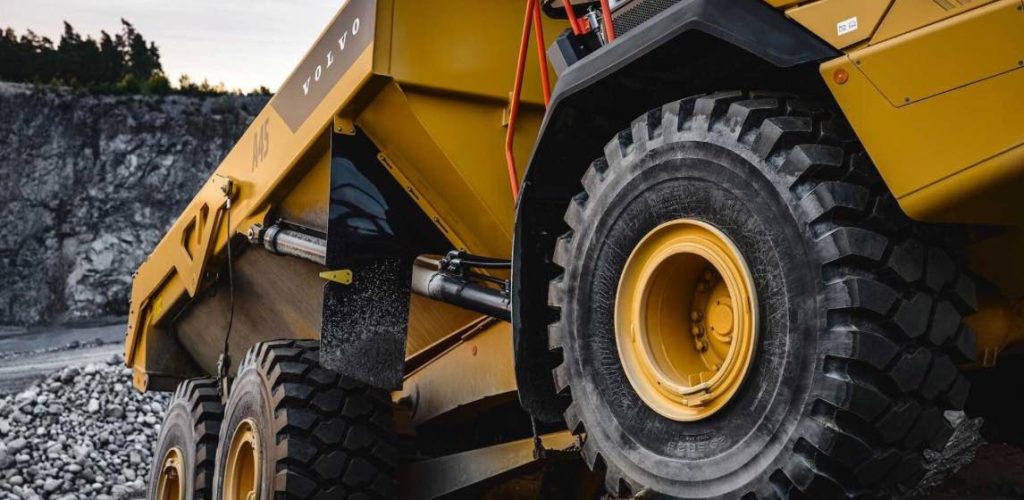 noticias maquinaria Volvo CE usa acero con bajas emisiones en dúmperes articulados
