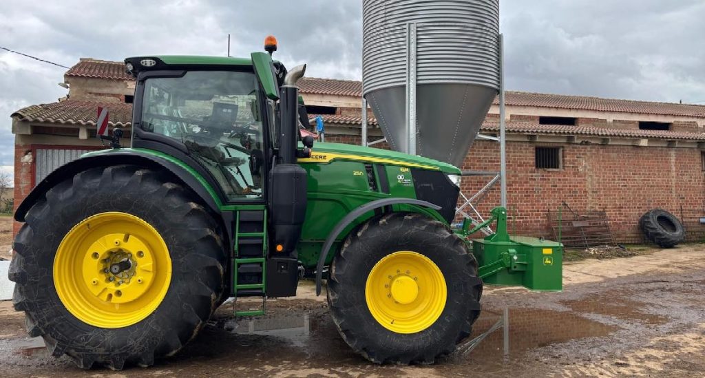 noticias maquinaria Agrícola Castellana entrega un John Deere 6R 250