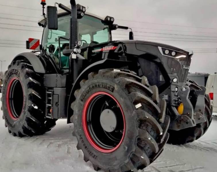 noticias maquinaria El tractor Fendt Vario Black equipado con BKT Tires