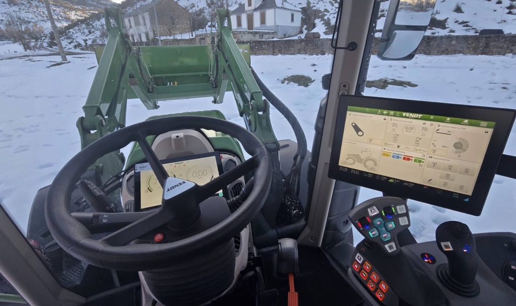 noticias maquinaria Un tractor Fendt 313 Vario Profi+ en la montaña leonesa
