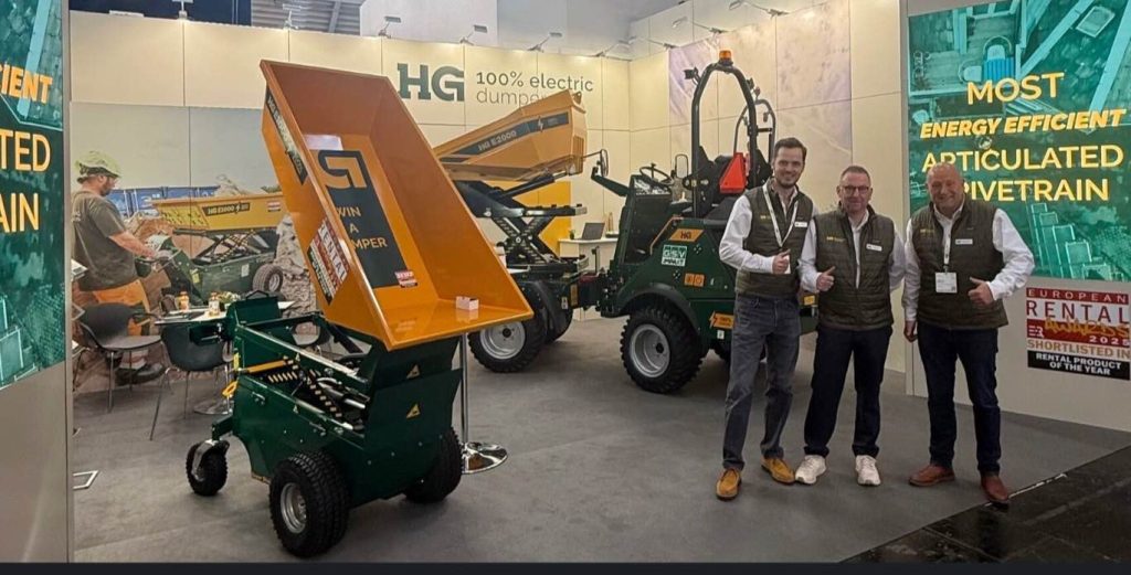 noticias maquinaria HG en Bauma 2025 con su gama eléctrica de dumpers