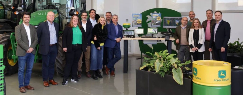 noticias maquinaria John Deere de visita en Lamusa y Servicios