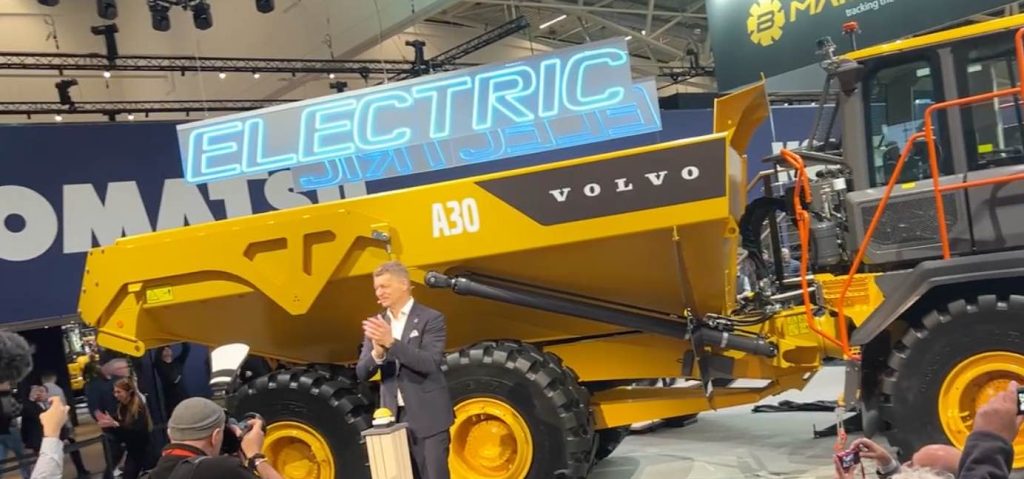 noticias maquinaria Volvo CE presenta en Bauma 2025 su primer dumper 100% eléctrico