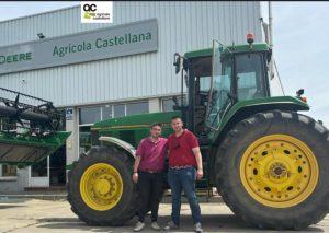 noticias maquinaria Agrícola Castellana entrega un tractor John Deere 7700