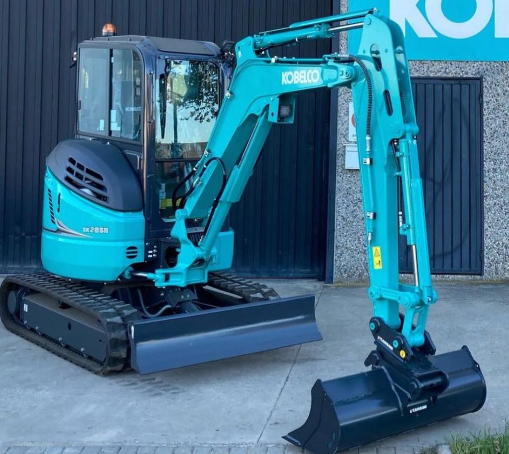noticias maquinaria Aldimak entrega una miniexcavadora Kobelco SK28SR-7