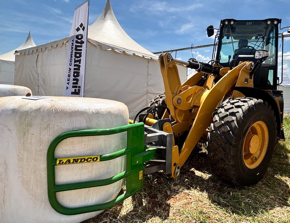 noticias maquinaria Finanzauto con la cargadora compacta Cat® 914 en Demoagro 2025